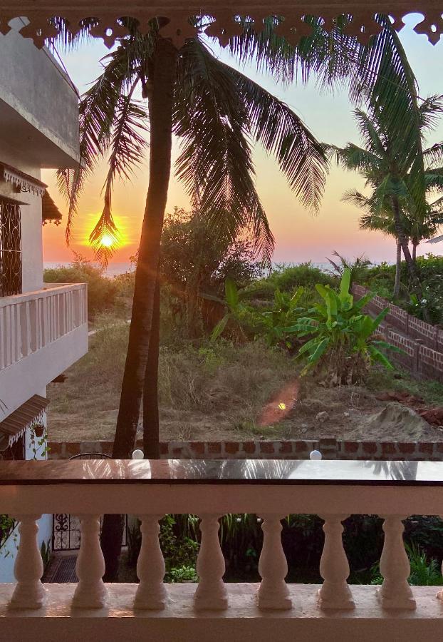 Shanu'S Seaside Inn - A Family-Run Guesthouse Just 100 Metres From Candolim Beach 外观 照片